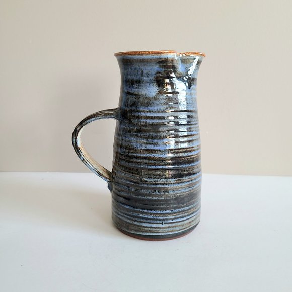Llangollen Wales blue ceramic pitcher/vase. - Picture 4 of 7